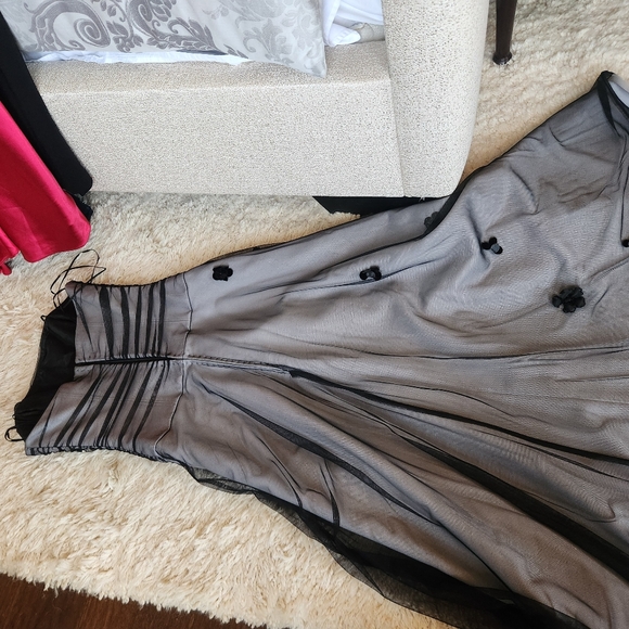 Kay Unger Black Mesh Dress with Velvet Flowers - Picture 6 of 7